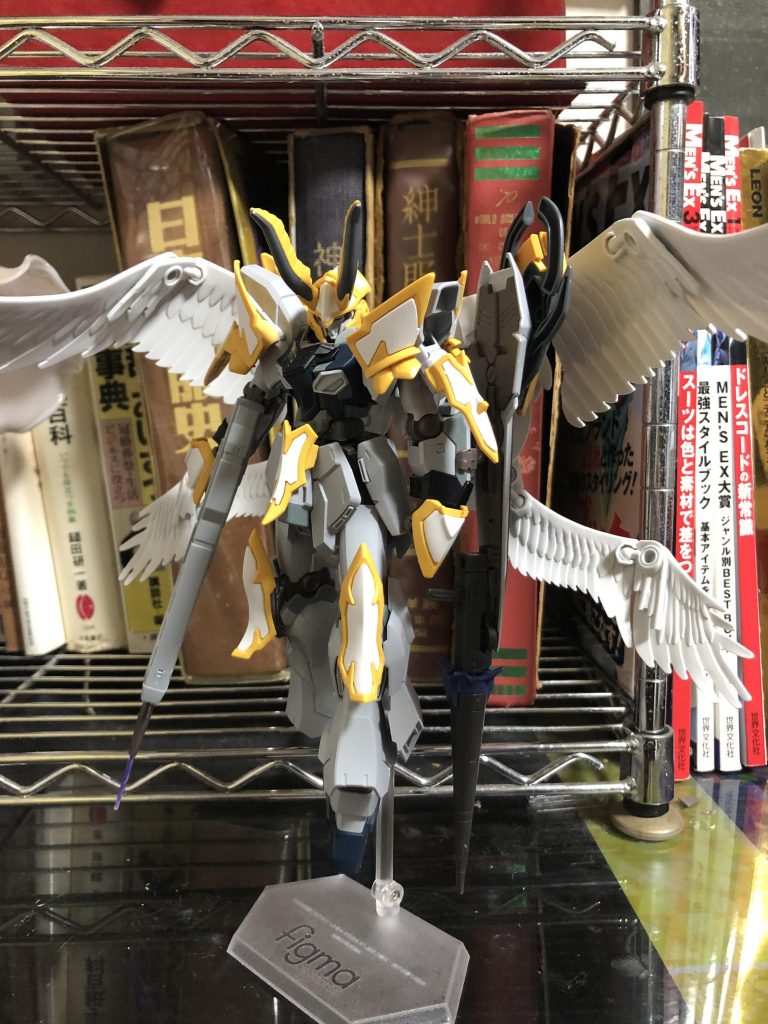 塗装前です。
これ見るとホントに塗装でめちゃくちゃイメージ変わりますよね。