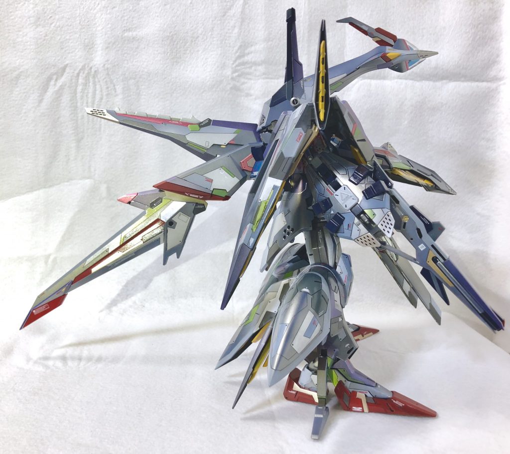 横から。今回紫主体ということで、裏モチーフとしてエヴァ初号機を意識したカラーリングになってます。