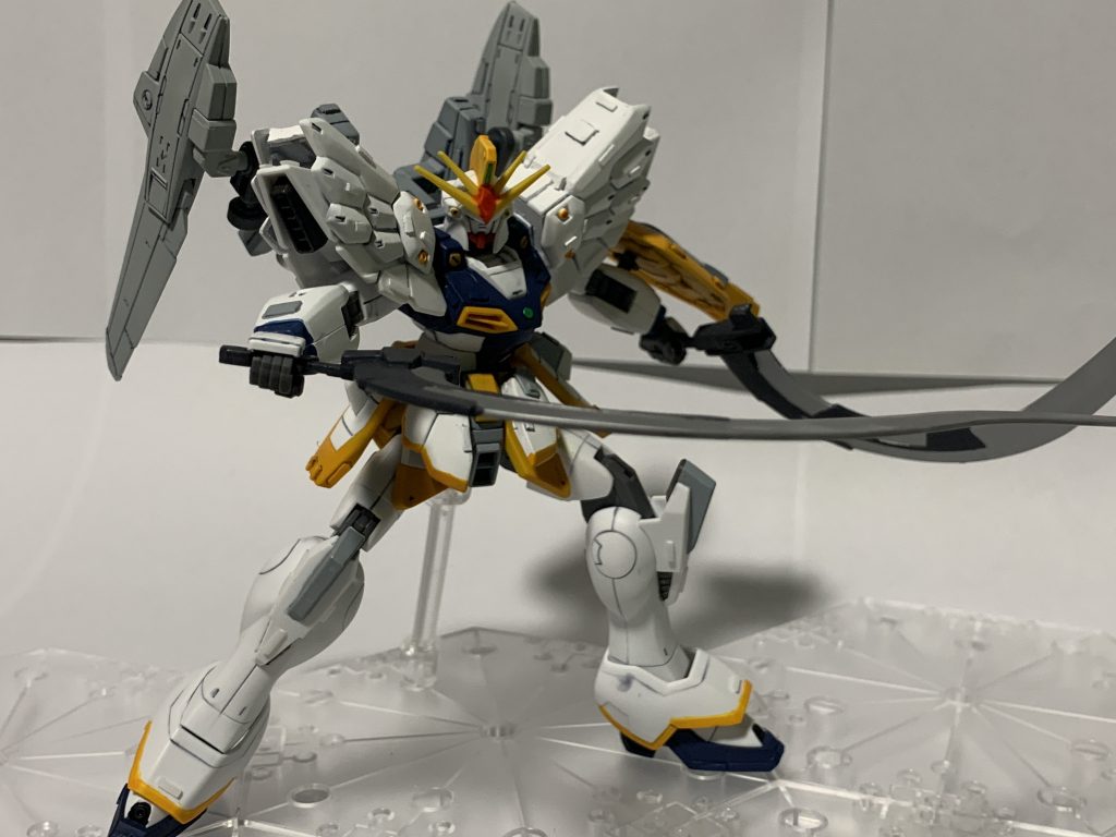 武器が巨大なため撮影も大変です。