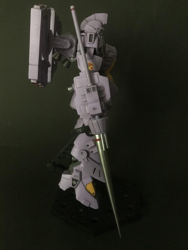 ランスの形状は設定画と睨めっこして作りました。