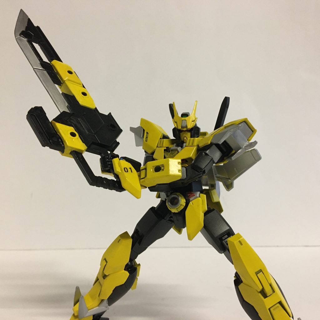 メイン武器のアタッシュカリバーも収納、展開を差し替えで行え、プログライズキーを装填しての必殺技再現もできます。