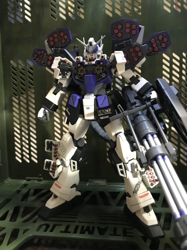 ビビりながらハッチオープン💦
腰は塗装剥げるのでやめました😓