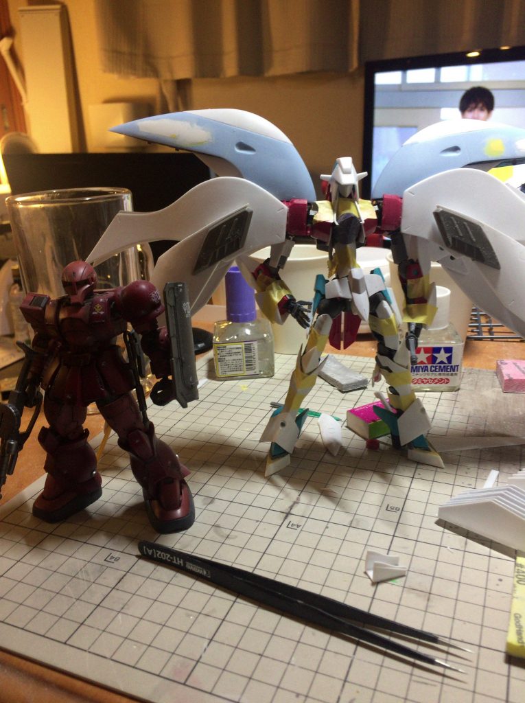 ヴァルキュリアフレームのグリムゲルデとグレイズを6掛け同士くらいで2こ1して大きくしました。