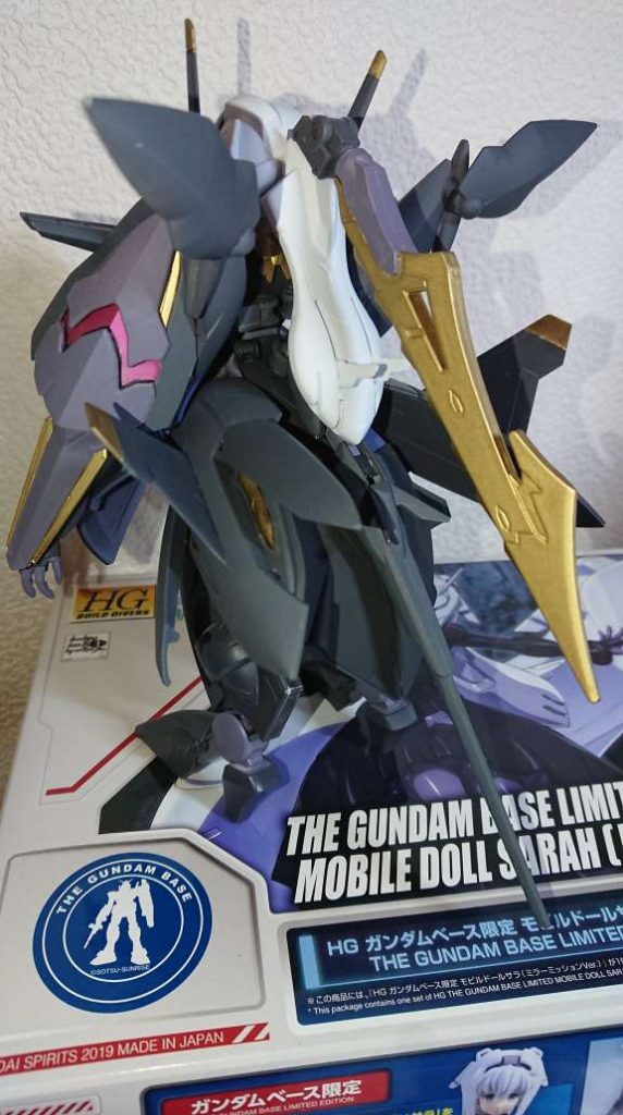 見辛いですが、GNファング部分も塗装
何色にするか悩みましたが、アルヴァトーレをリスペクトして金色にしましたｗ