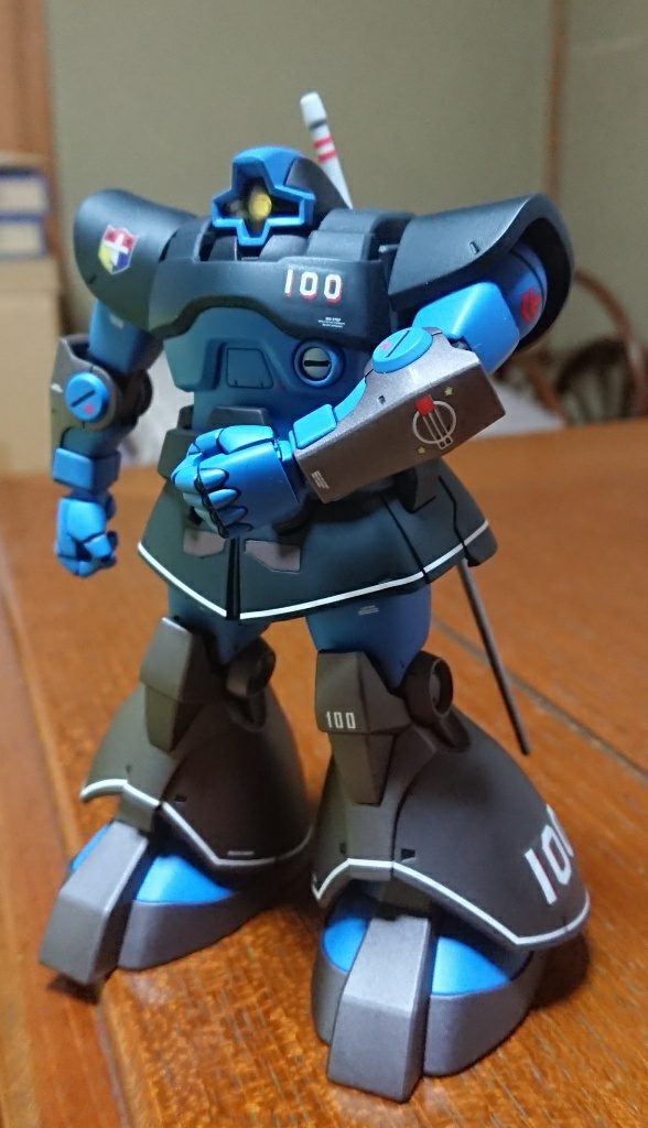 主なデカールは自作です。どこも白下地必須なのでスタンピングリーフを使用した白デカール自作を頑張りましたが…これは精度出すのが難しいですね…10個も20個も作って使い物になる1個を探すというか。本体ほぼ無改造なのにガッツリ改造したようなカロリーがが