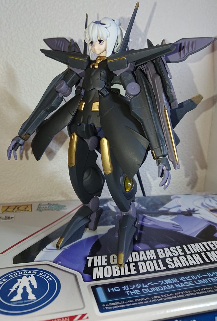 今回はガンダムベース限定のサラを素体にミキシング改造してみました
コンセプトは｢異形の悪役風サラ｣です
名前は様々な悪役機体を掛け合わせたことから｢アンリマユ｣と名付けました