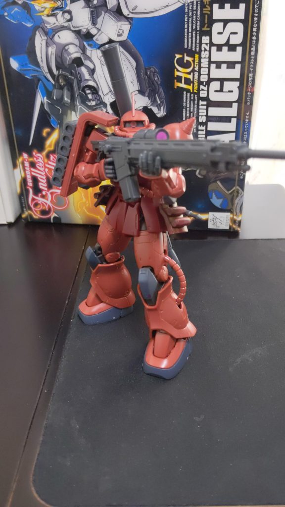 後衛火力担当のザクⅡスナイパータイプです。もっとスナイパーっぽくしたいけどアイデアが浮かびません……