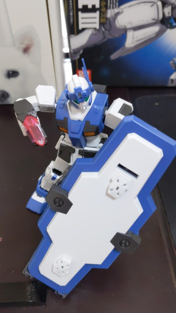 ビームダガー。シールドバッシュとかでひるませて使う事が多いです。