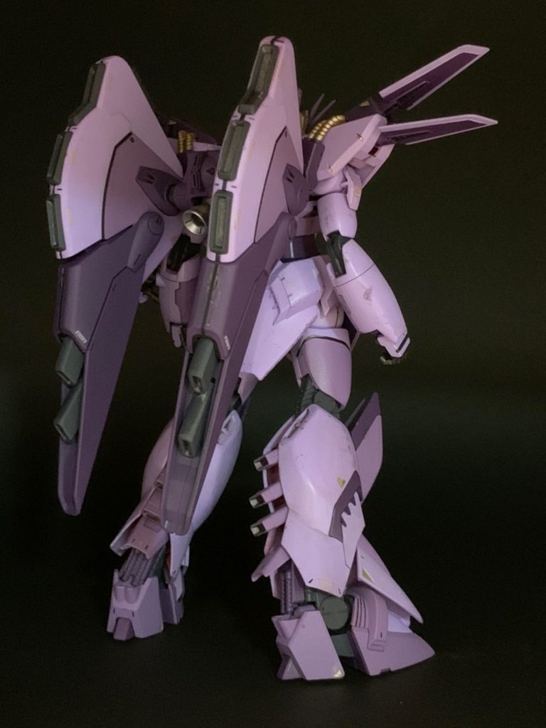 装甲の裏っ側に微妙に赤の塗り残しがあるのはご愛嬌ということで…σ(^_^;)