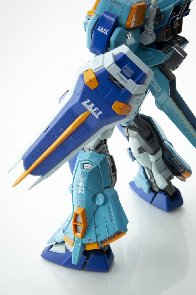 ウルトラマリンブルー好き。