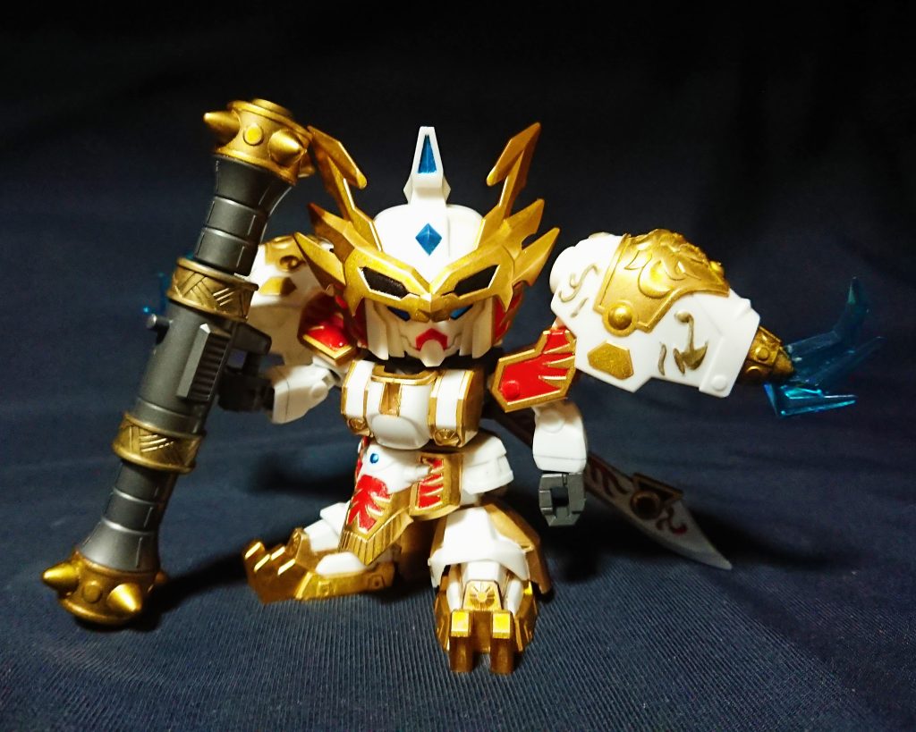 江東の虎と恐れられた孫堅の長男であり孫権の兄。
おとなしい孫権とは対照的に武闘派で、江東の小覇王と呼ばれた。
両肩のトンファー 双虎旋棍を組み合わせた強襲激鋼棍は、超重量級の打撃武器となっている。