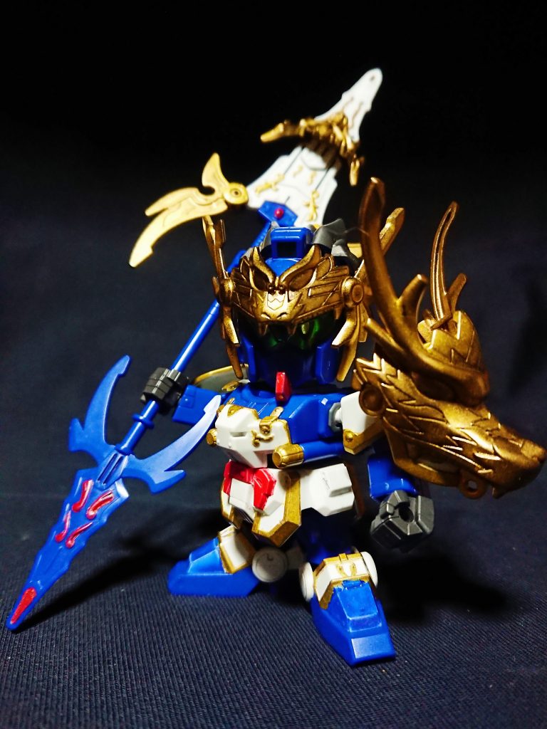 馬超ブルーディスティニー 通常時
初期の頃の塗装はまだアレンジ箇所もなく、オリジナルに忠実なカラーリングでした。
大まかな金色部分もくすんだ金色にし、細かな部分はガンダムマーカーを使用していました。(再塗装済み)