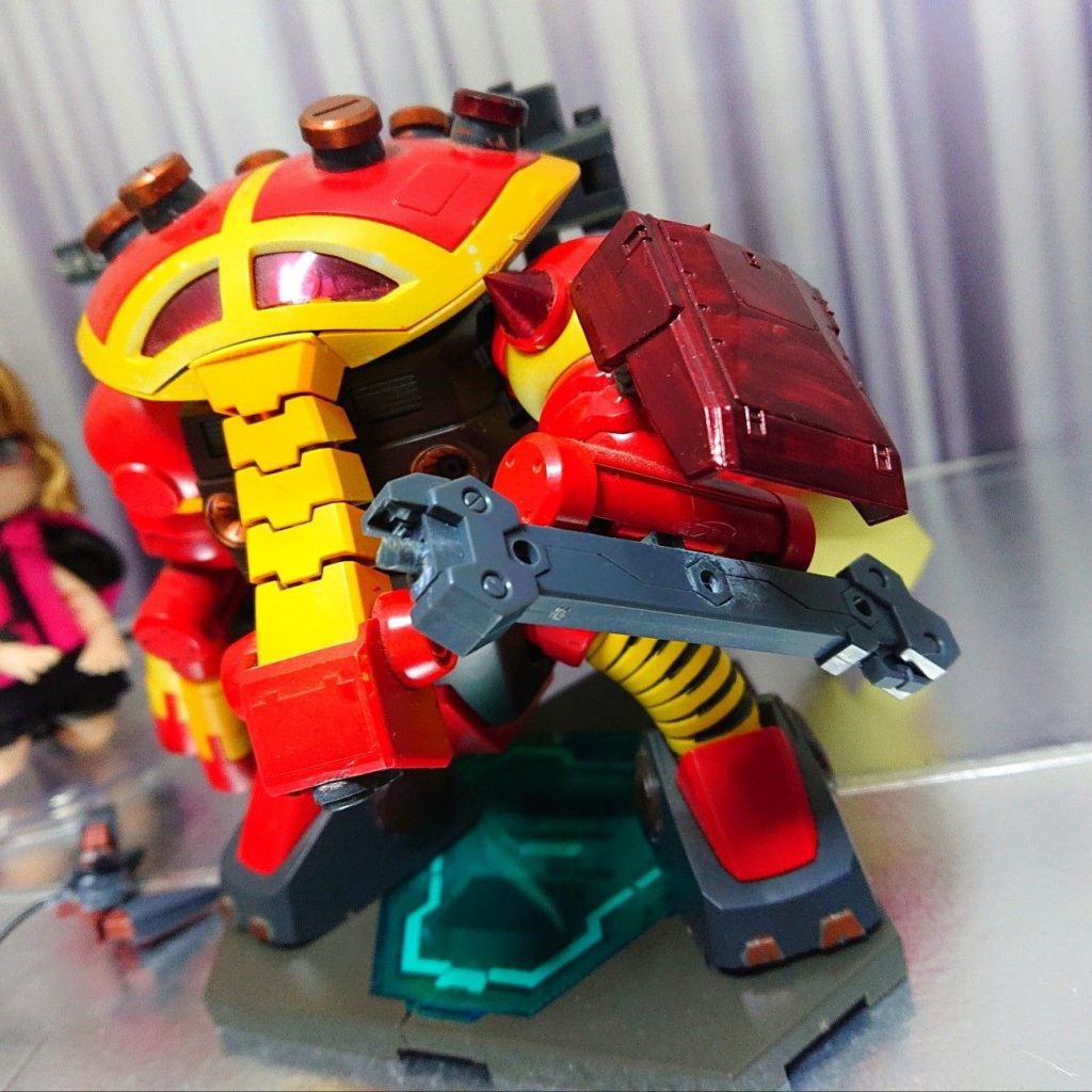 左腕は、オーバードマニピュレーターに付属していた、ハードポイント付きのロッドを左腕に直接取り付ける方式に変更。
オーバードマニピュレーターは重すぎました…(;´▽`)