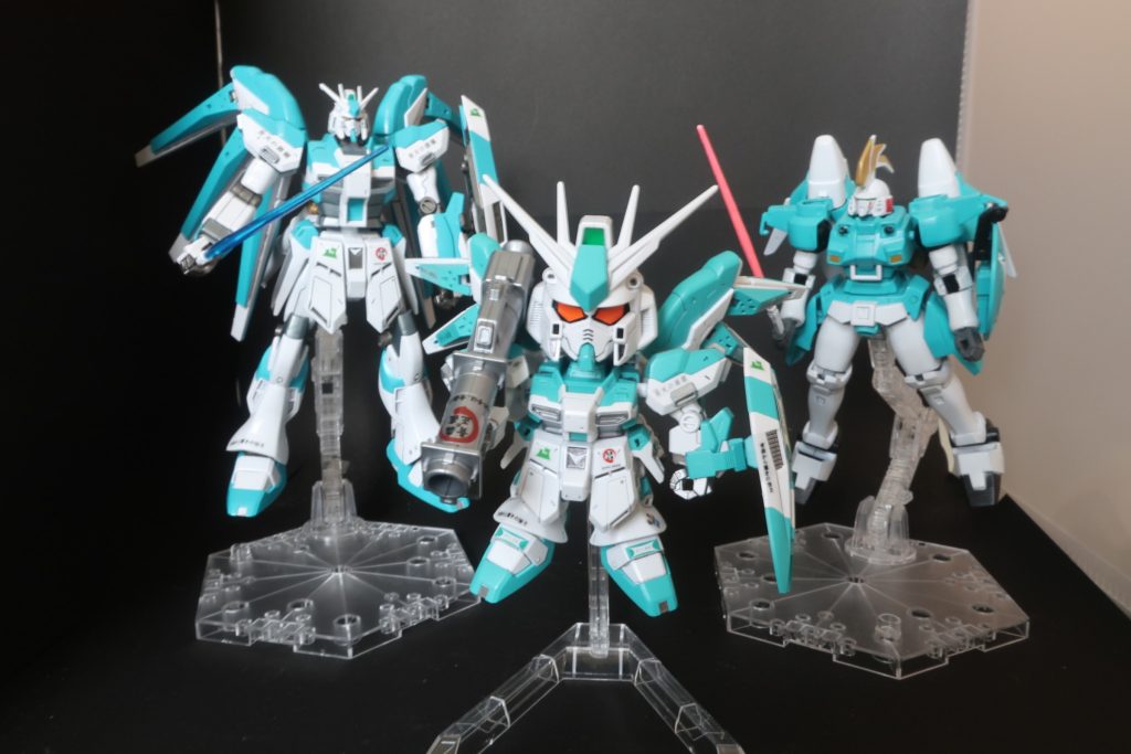 前回は右のHG、今回ＢＢ戦士、次回は旧キットのトールギスを紹介する予定です。