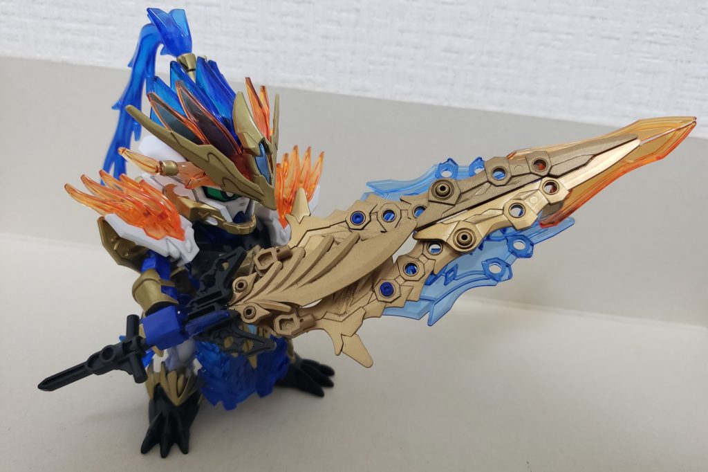 さらに孫堅ガンダムアストレイの骸ノ神器を合体させることが出来ます。