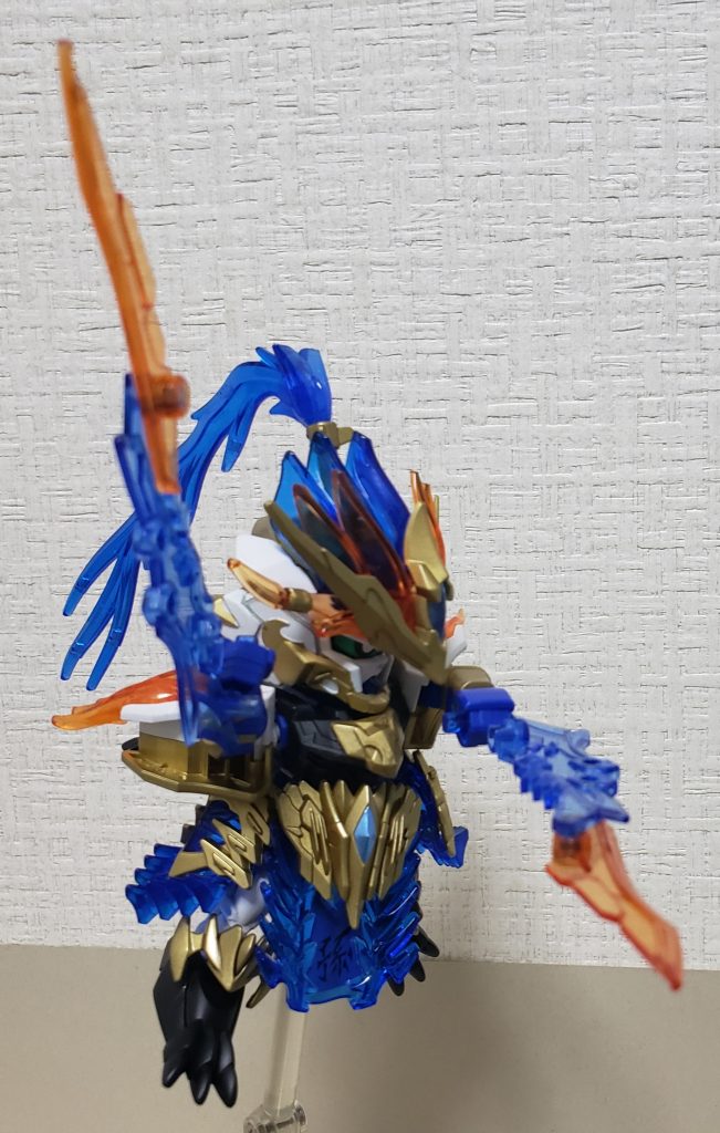 蒼虎影[牙影]
両手に武器を持たせられそして…