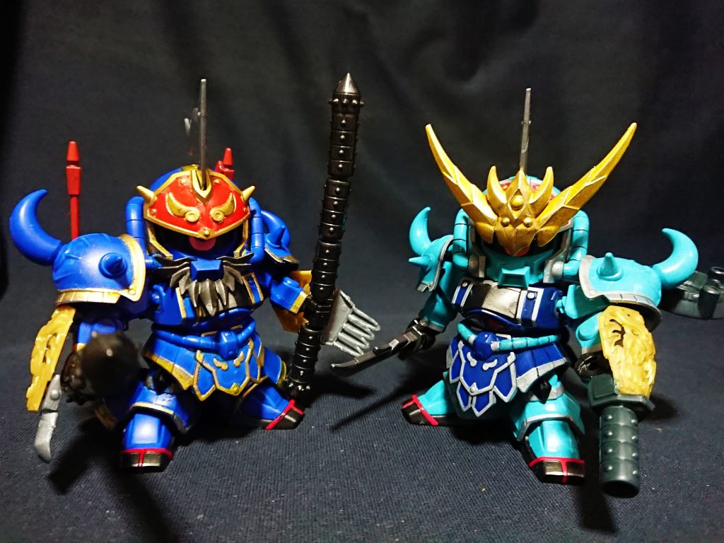 グフとグフカスタムではカラーリングや細かな箇所以外では大きな差異は少ないですが、親子で見た目にかなり違いを出しています。