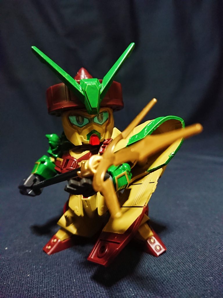 楊鋒は孟獲の配下ですが先に捕縛され蜀に帰順した将です。
しかし無傷で放たれたことで諸葛亮に恩義を感じ、偽って孟獲軍に戻った際に酒宴を開かれ、先に酔った孟獲を捕縛したとのことです。