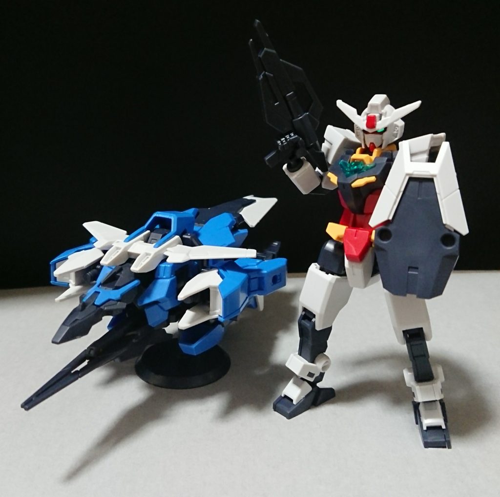 今回のミキシング作品のベースとなったコアガンダムです。
小柄で愛嬌はありますが主人公機らしい鋭い目をしたイケメンフェイスなガンプラです😎