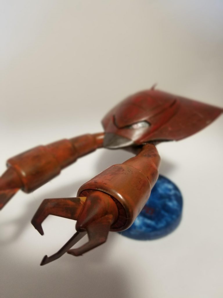 ぐわーーーっと襲いかかるグラブロ
よくみると右手の爪1個無いんですよ