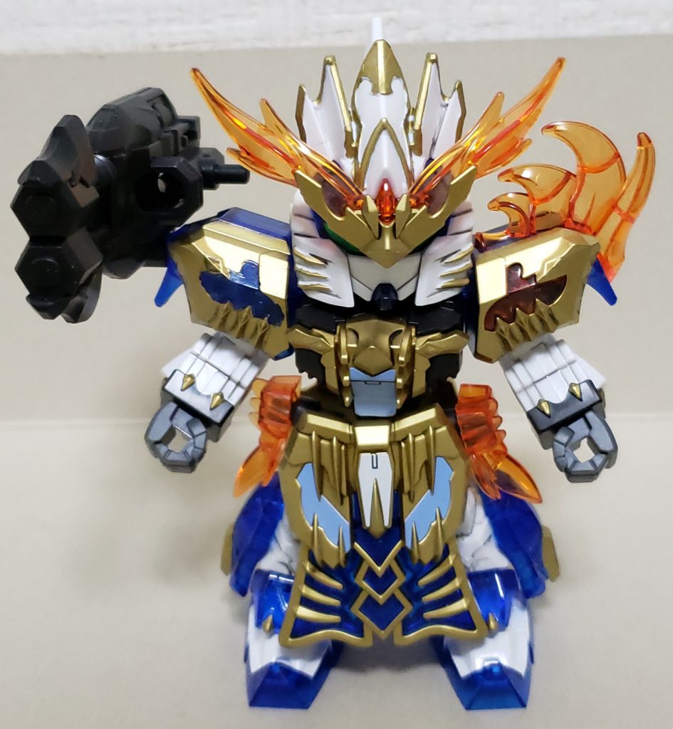 正面
デュエルだとすぐわかるデザインです。
足は設定通り白を塗りました。