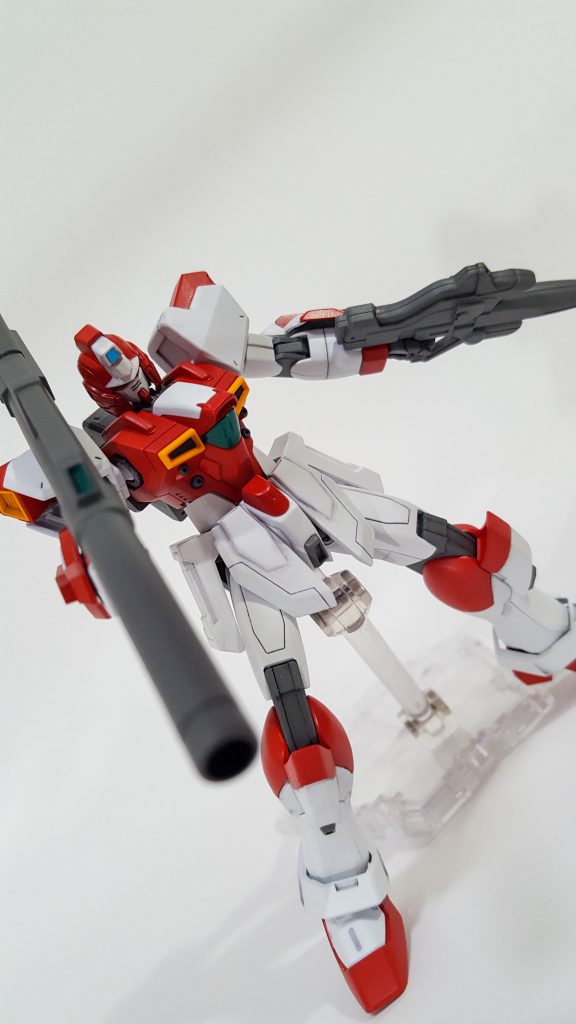 基本的には防衛戦をメインとするため、ビームライフルとハイパーバズーカの中長距離からの攻撃がメインとなるが、接近された敵を早期に倒すためビームサーベルは2つあり、接近戦では二刀流で戦う。