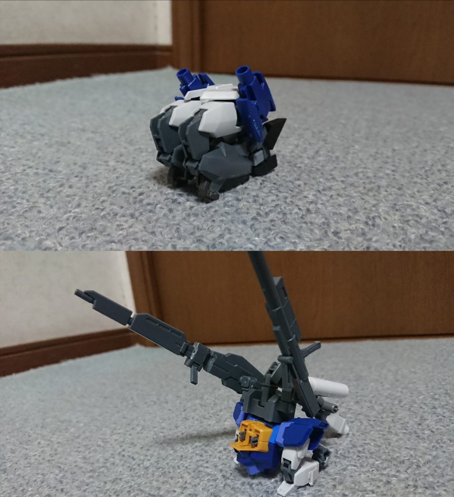 下半身は小型の戦車に、上半身は固定砲台になります