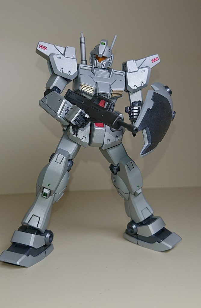 初めてスジボリをやりました。
肩、腕、胸部、足に少しだけスジボってます。