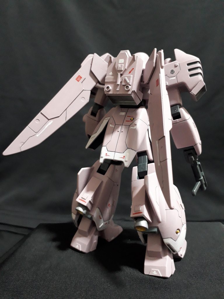 全てのビームローターを廃止。背中に大型スラスター、足にもスラスターを増設。