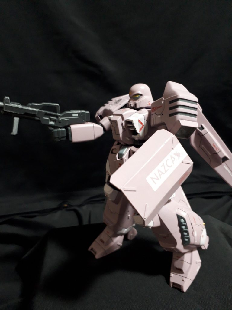 途中でやる気が失せて、所々ヒケが処理しきれてません。もう旧キットはいいかな…。