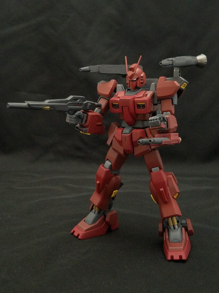 一斉射撃。
二連装ビームキャノンは、3.0ミリ軸を付けているので、腕部に取り付け可能。
従って、腕部ユニットも左右逆に脱着可能。