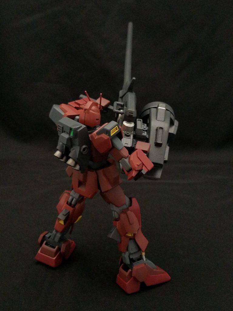 HGメカニクス 1/550 ガンダム試作3号機デンドロビウムのメガビーム砲とIフィールドジェネレーター、適当なライフルのトリガーグリップの組み合わせで製作。
元ネタは、シスクード。