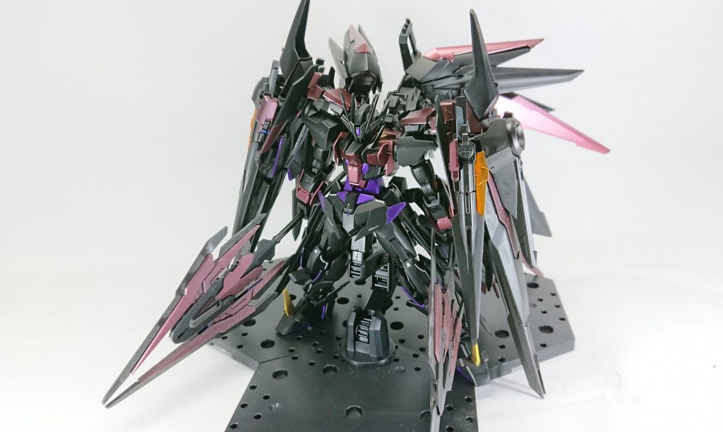 『これが…真のシャドウ=リベリオンの姿だ！！』
作品名【ガンダムダブルオー･シャドウ=リベリオン禍ツ焔】

プレアデスの魂を引き継ぎし機体、その由来から再び｢禍ツ焔｣の名を。
専用武器･追加装備を加えたリベリオンの最終形態である。