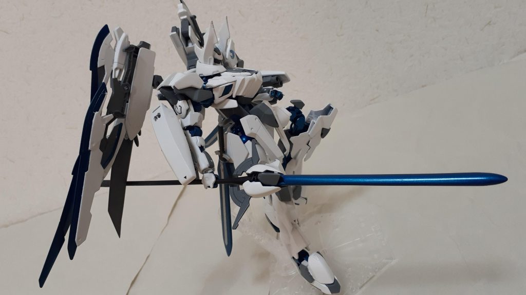 武器１絶命の槍とでも呼びましょうか、対モビルアーマー戦を想定した近接武器です。