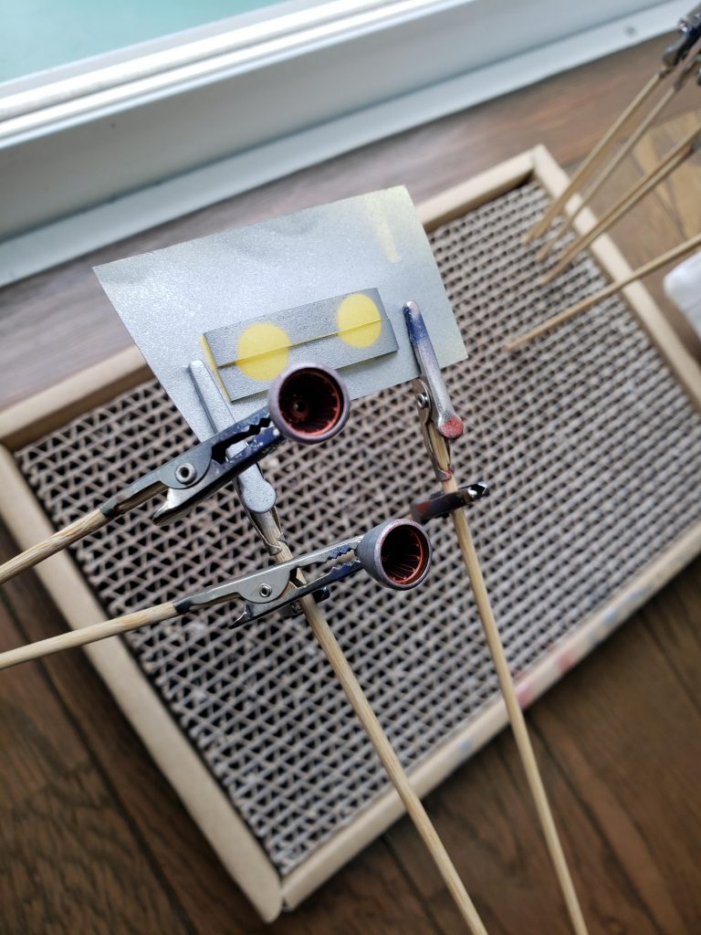 ガンダムマーカーのエアブラシシステムは、こういう小規模塗装にとても便利でした。