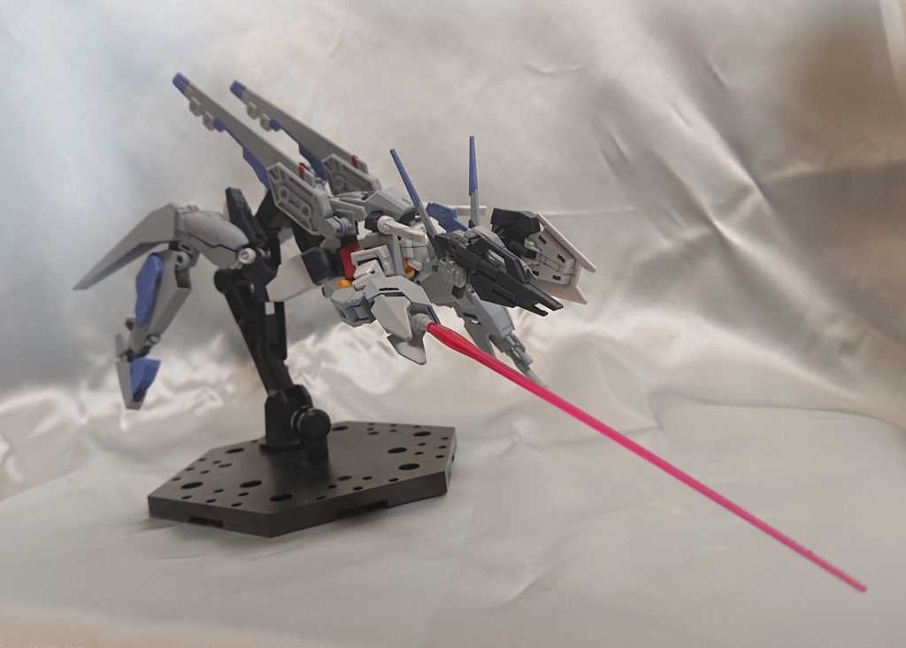 ルナアーマーから索敵能力を引き継ぎつつ脚力を生かした機動力、獣のような運動能力を得る。
ただし攻撃力はコアガンダムからあまり変わらない。
そのためこの姿にはあまりならず他アーマーのドッキング形態をルナアーマー状態でサポートすることが殆どとなる。