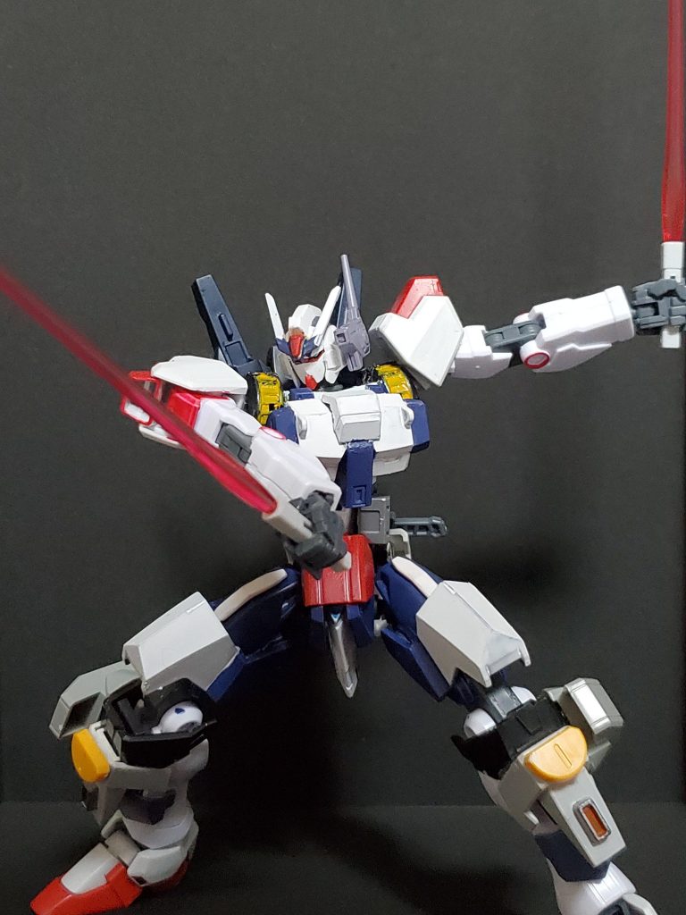 バックパックを装備することでビームサーベルも(マシンガン持たせるの忘れました)