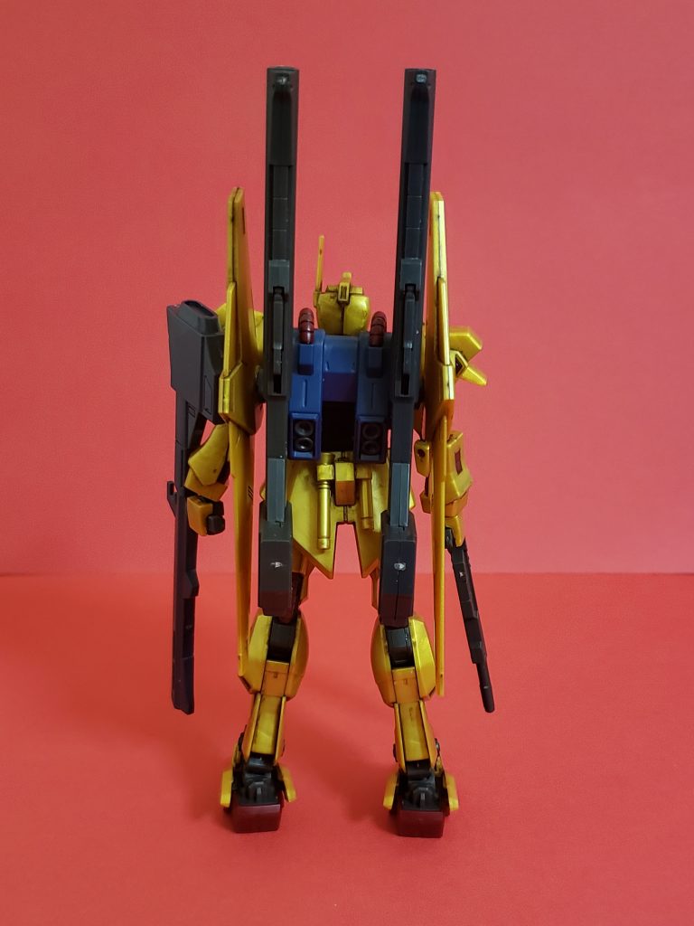 加工はほとんどしてません。クレイ・バズーカを左右対称に背よえるように、ラック部分を切り離し、ずらして再接着したぐらいです。