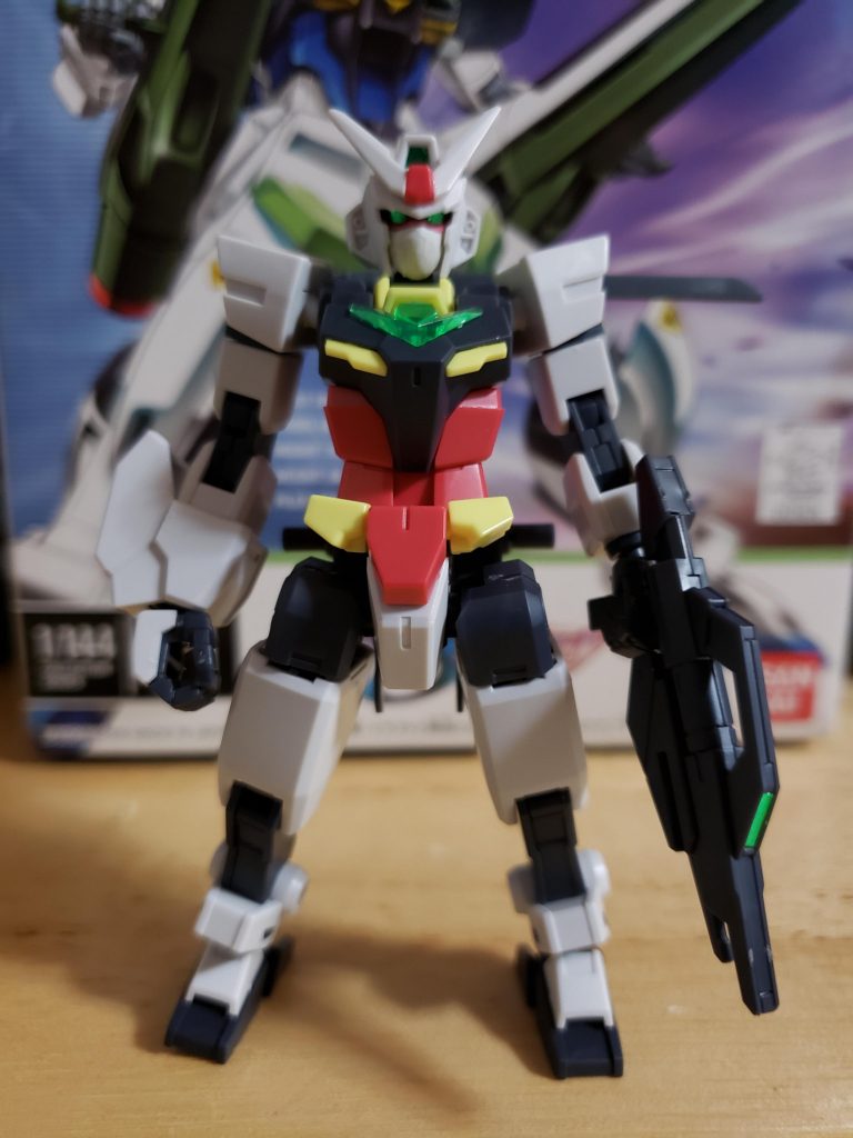 顔はヘノ字ダクトなし状態にしてます。ほんとはジムみたいな顔にしたかった(笑)
V字アンテナはサイドのを切り落として、ジュピターヴのアンテナを切ったものを接着してます。ぱっとみマーキュリーレヴのストライクのアンテナみたいですね(笑)