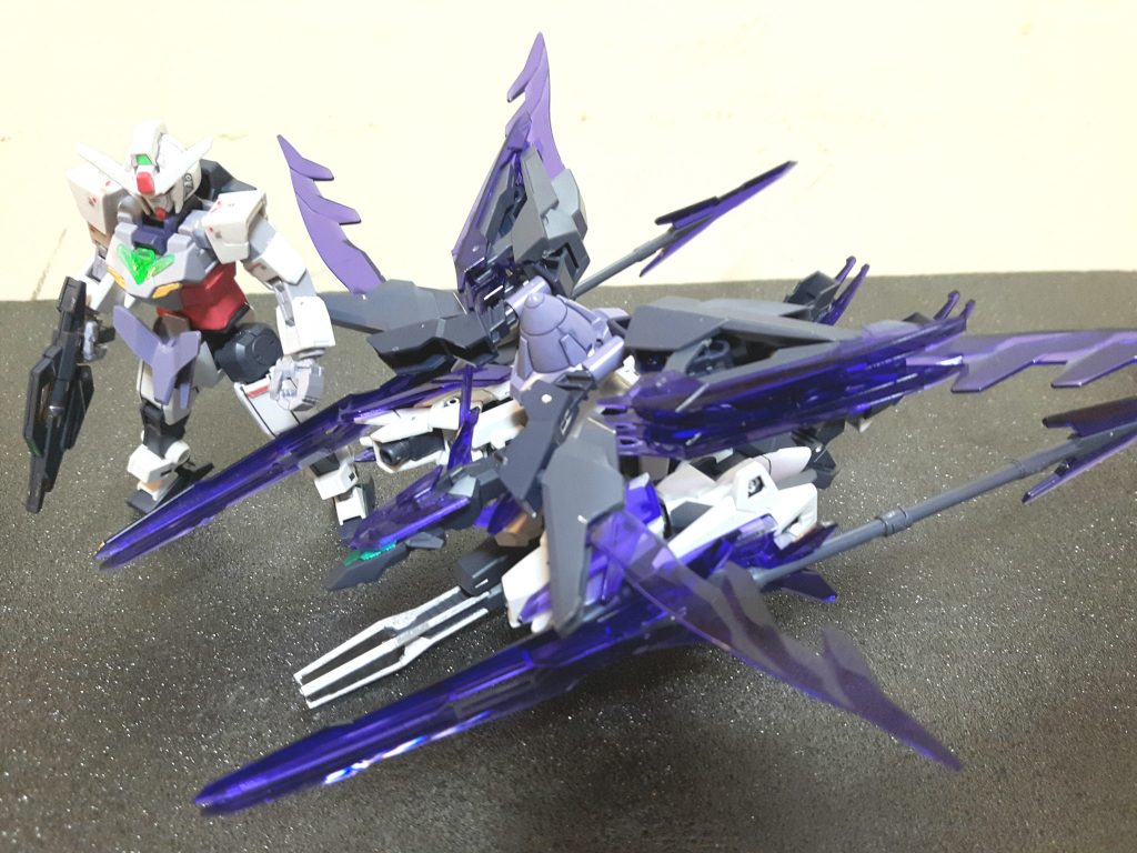 ドランジェットグレイシャーのクリアパーツを移植。加工してる間中クリアパーツが割れちゃいそうでヒヤヒヤでした(笑)