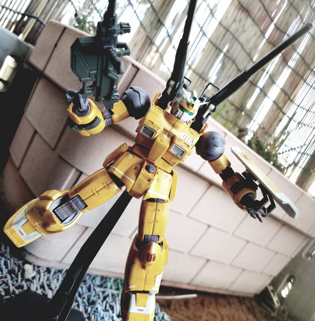 機動試作型ですが、ガンキャノンらしく大口径砲付けてみました。