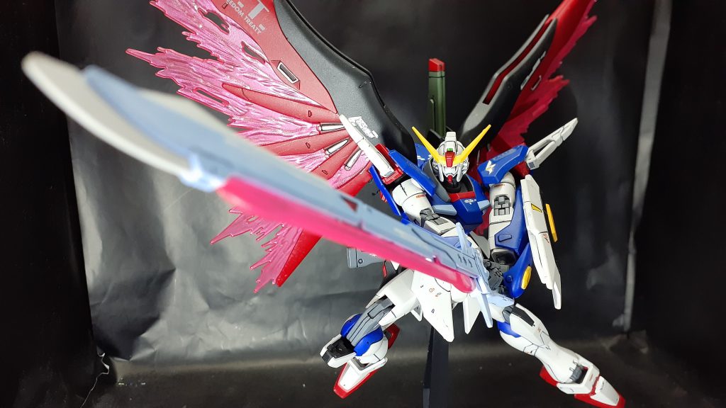 アロンダイト抜刀+光の翼展開
個人的にお気に入りの一枚です