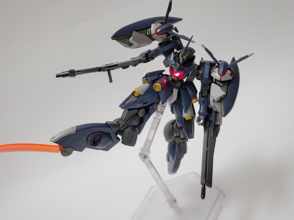 両肩の装備で可動域が・・・