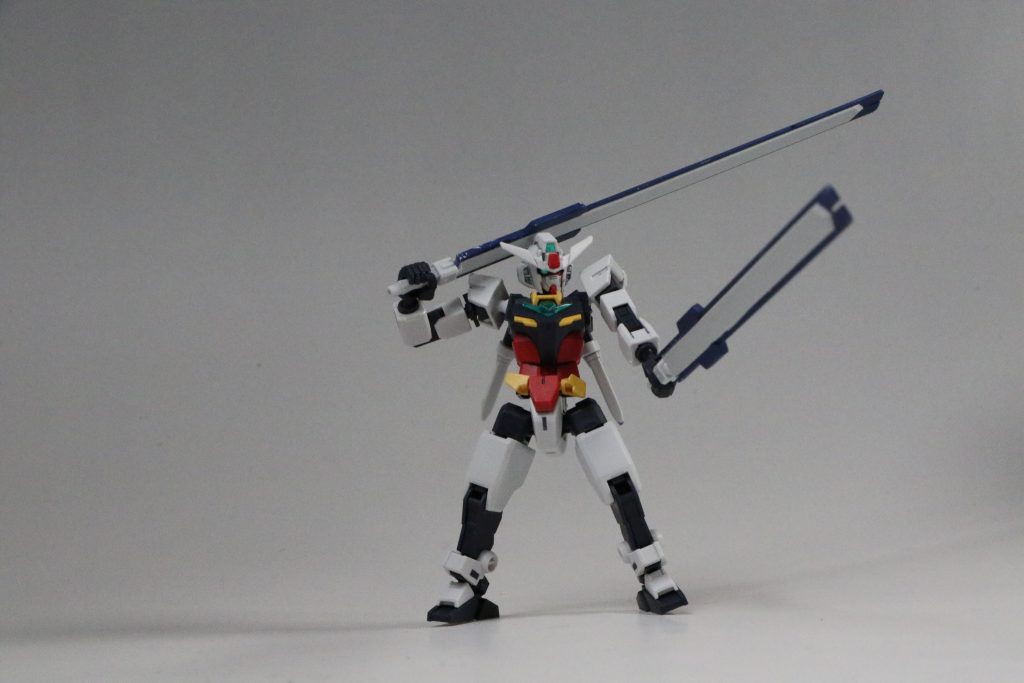 ロング・ヒート・ブレードに取っ手を付けて手持ち武器として使えるようにしました。コアガンダムにも持たせられるのでサイズのアンバランス感がグッドです。