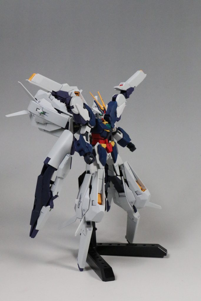 背中の脚部は折りたたんでいるとGP01Fbっぽさがあってまとまりがあって良いです。