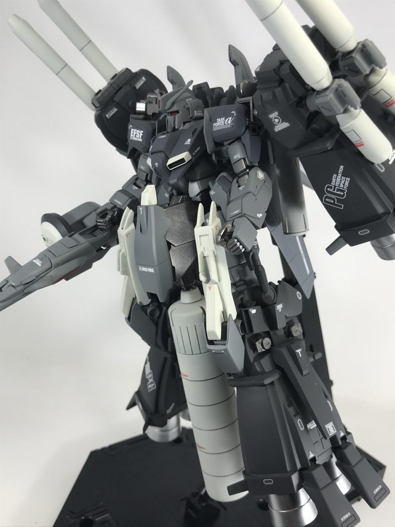 今、この作品を見ながら、コーヒー
を飲み、完成の余韻に浸りながら
至福の時間を過ごしております。