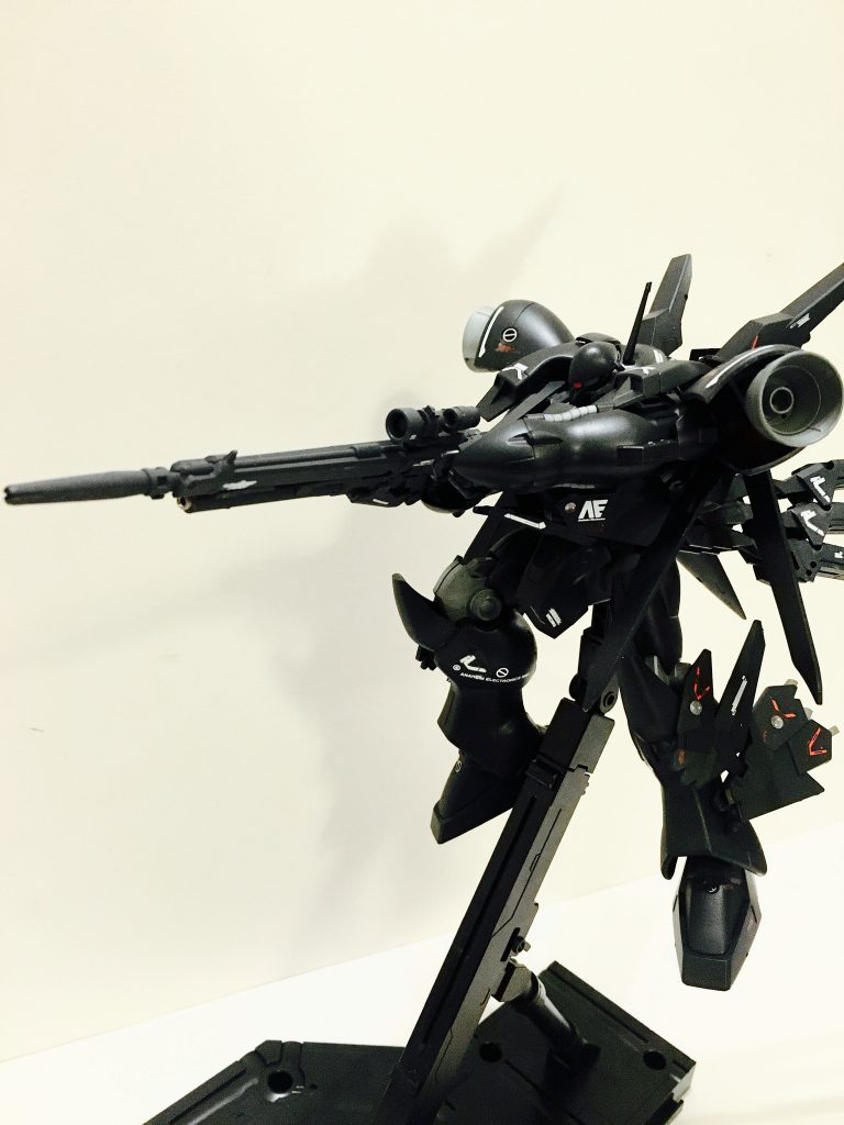 高速戦闘に向いており近距離から中距離での戦闘向き