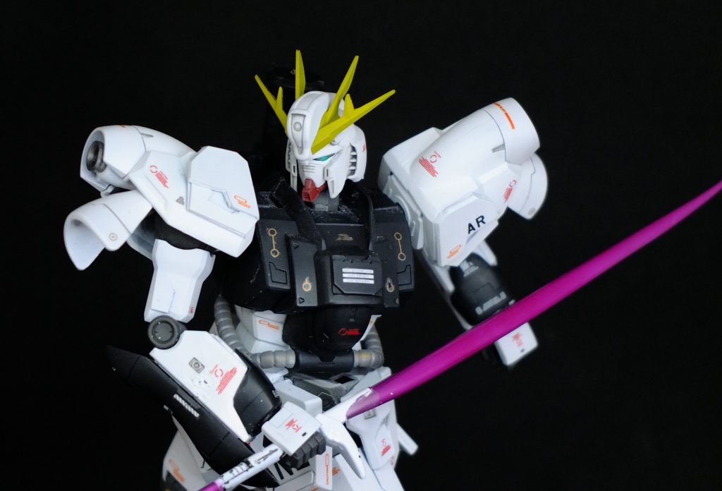 胸部のZマークはパーツを付けずにプラ板を貼り付け