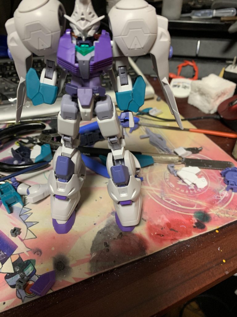 腕パーツの加工が出来なかったので、ヴィートルーユニットの腕をそのまま使ってます。