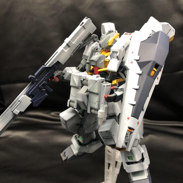 ヘイズル・アウスラ